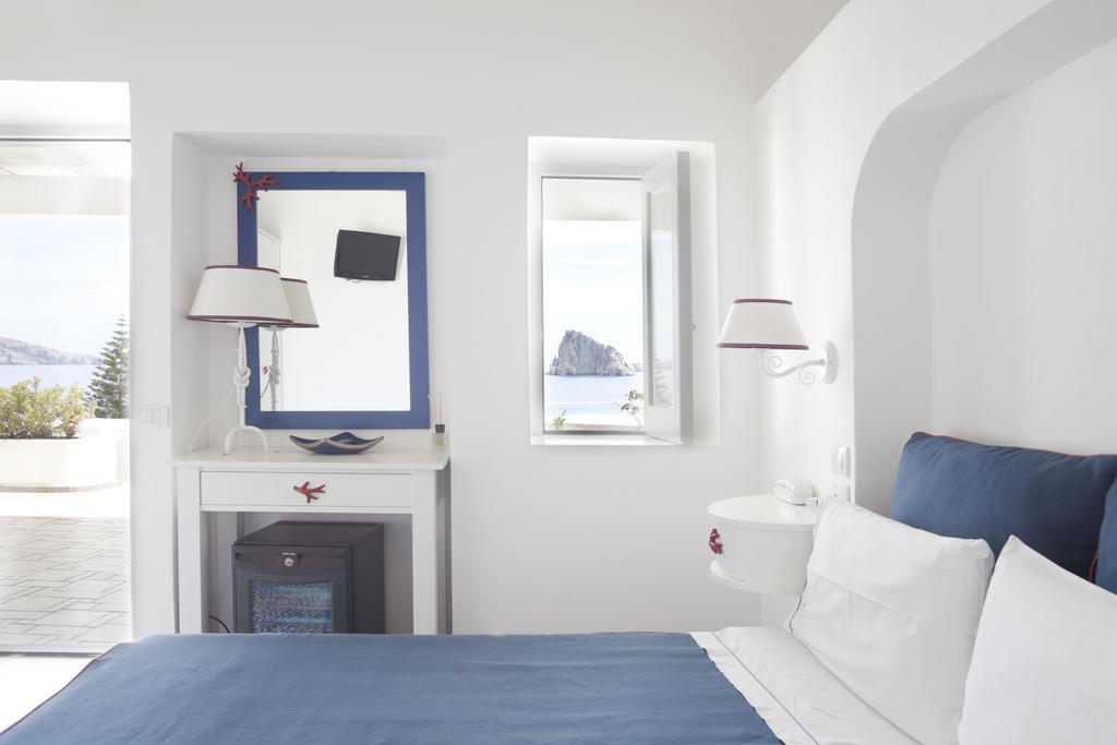 Hotel La Terrazza Panarea Exterior photo